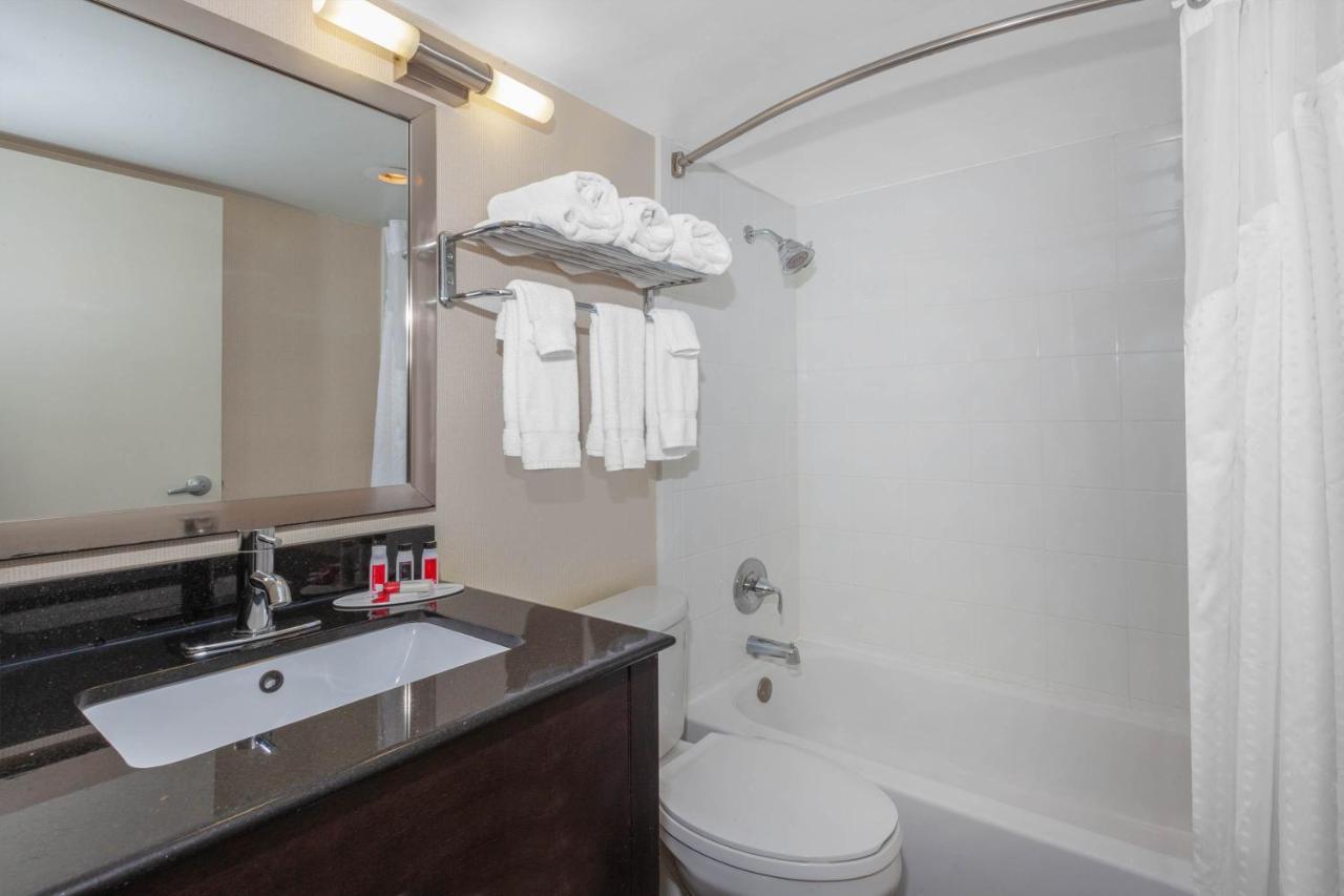 Days Inn By Wyndham Plattsburgh Extérieur photo
