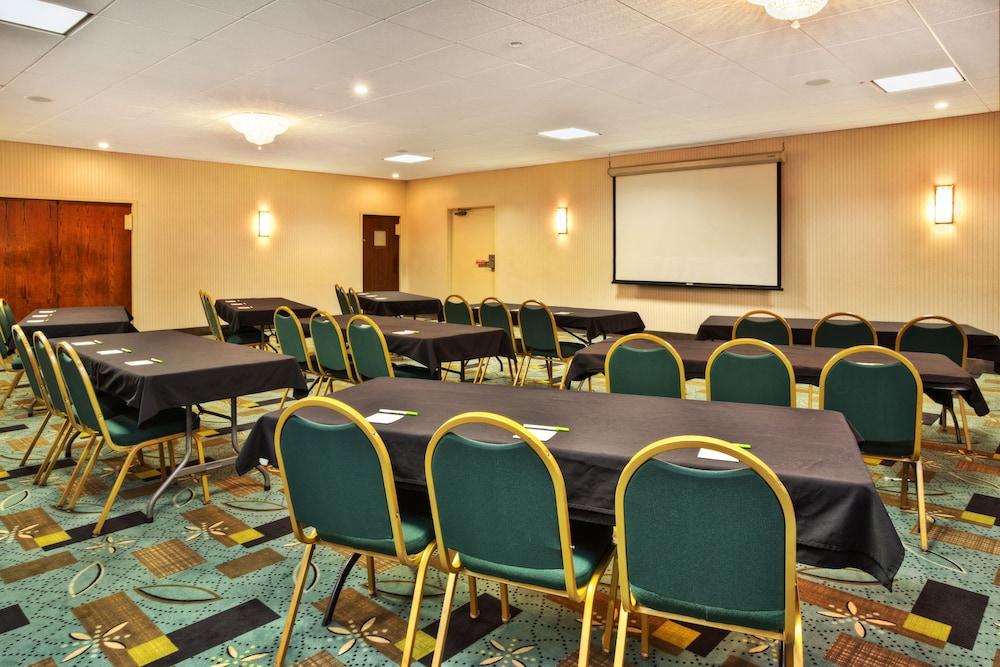 Days Inn By Wyndham Plattsburgh Extérieur photo